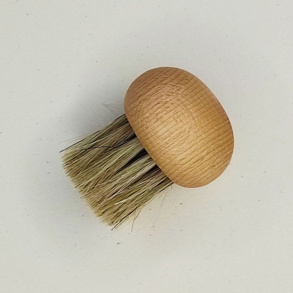 brosse à champignon en bois de hêtre huilé activité montessori  3 ans