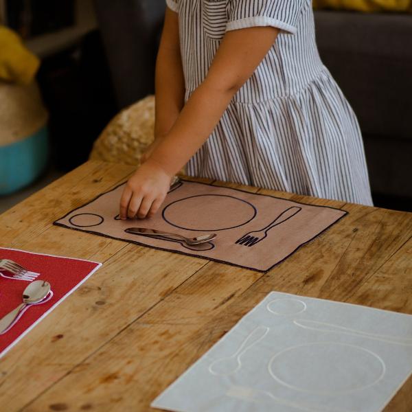 Set de table enfant brodé